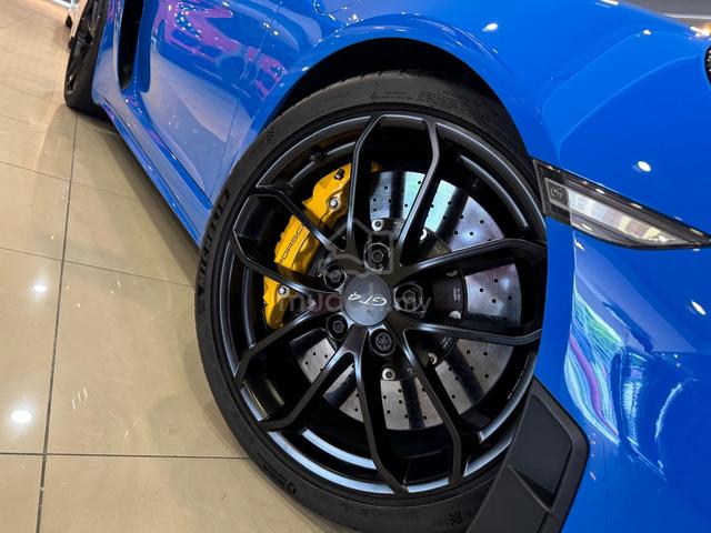 2022 Porsche CAYMAN 718 GT4 4.0 MANUAL 10K miles - 4