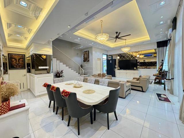 Fully Renovate Furnished Broadleaf Kota Kemuning 3 Storey Semi D House 1