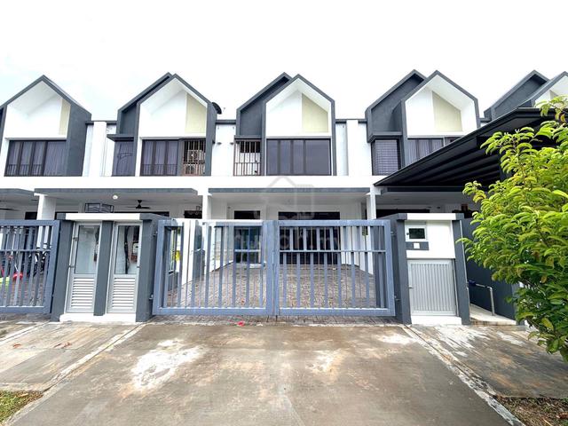 Double storey serenia anira sepang 1