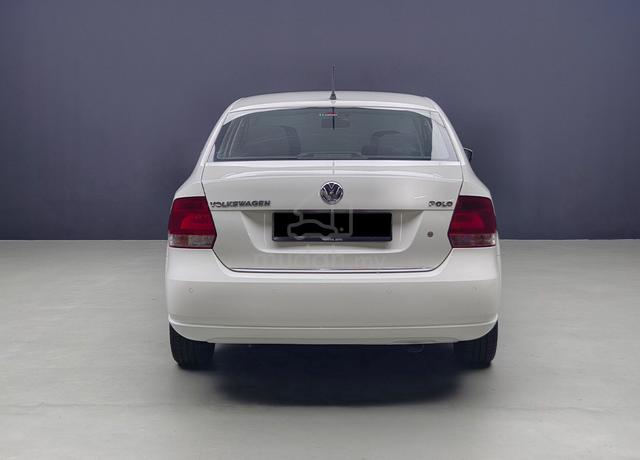 ORI-2015 Volkswagen POLO SEDAN 1.6 (A) - 4