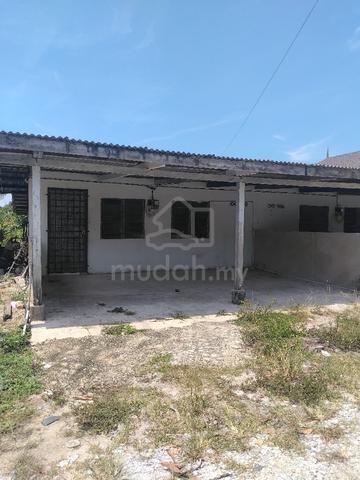 Rumah Berkembar di Pulau Kerengga Marang 1