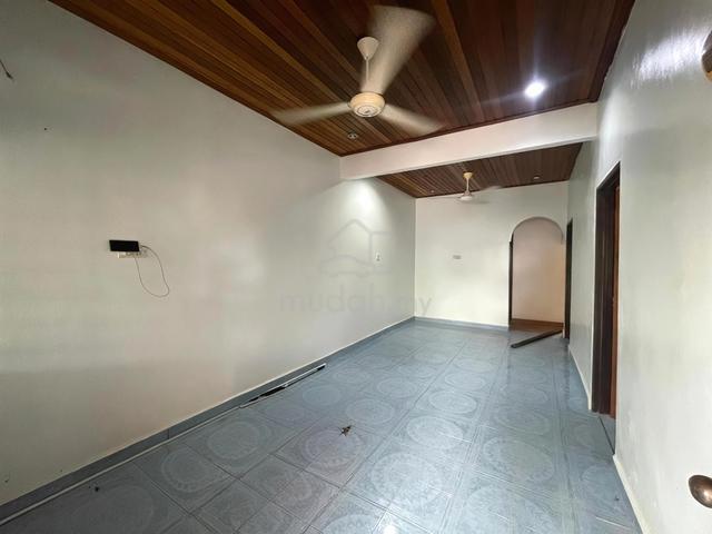 RENOVATED! 1-Storey Terrace, Taman Sri Medan, Telok Panglima Garang 1