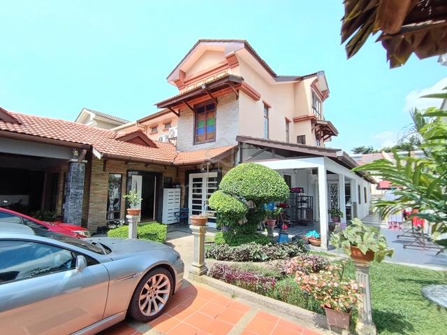 Renovated & Extended 2.5 Storey Semi-d, Taman Ukay Perdana 1