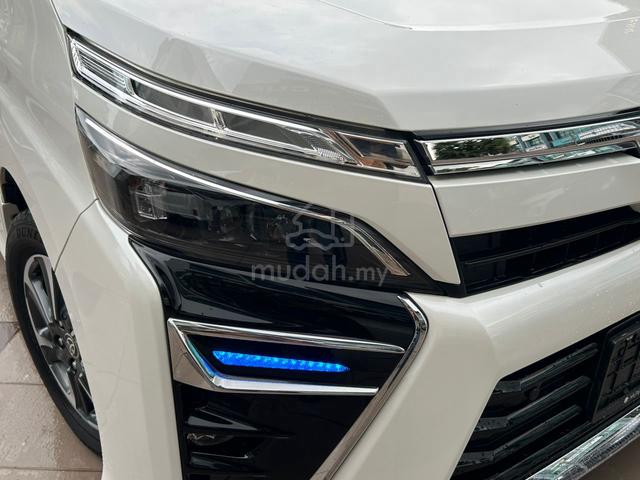 RECON 45k KM 2021 Toyota VOXY ZS KIRAMEKI III - 4