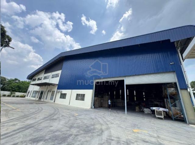 Medium Size Detached Factory in Bukit Beruntung For Rent 1