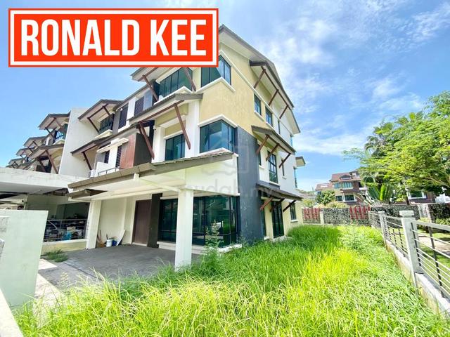 Southbay Residence Corner unit 3413sqft Batu Maung near Club House 1