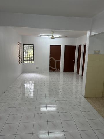 saujana apartment 1