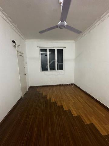 bilik untuk disewa (lelaki sahaja) Anjung sari 1