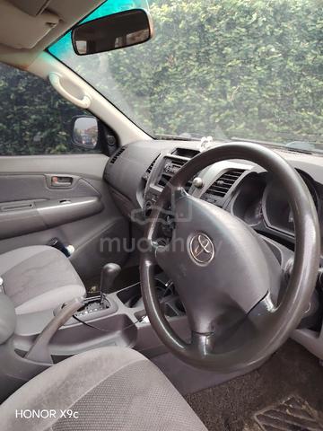 2011 Toyota HILUX 2.5 G (A) - 5