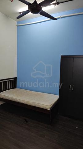 Lelaki satu bilik shah alam sec22 Avenue crest 7-11,mamak,kedai dobi 1