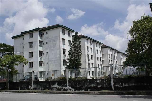Goodyear Court 6 1