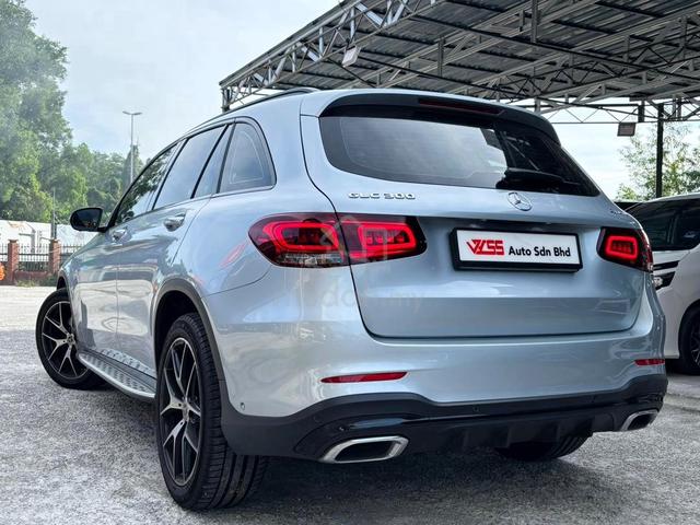 2022 Mercedes Benz GLC300 2.0 AMG Mileage 39k Only - 2