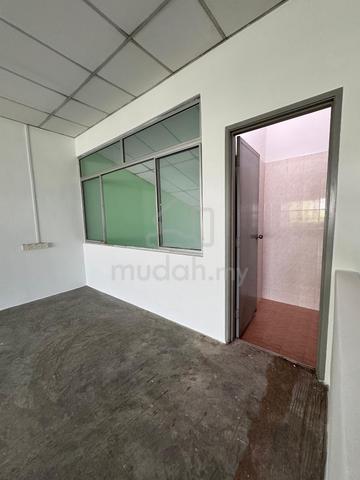 Basic Office / Store Space Bandar Puteri Puchong For Rent 1
