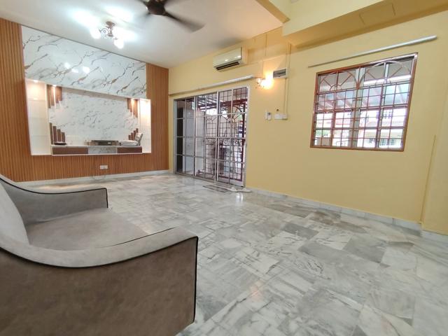 Sri Kamban Senawang Seremban (4Bed3bath)3 Aircon+heater+washing+fridge 1