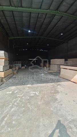 Below & Cheap~1 Acre land warehouse for Rent @ Beranang Semenyih~Hot 1