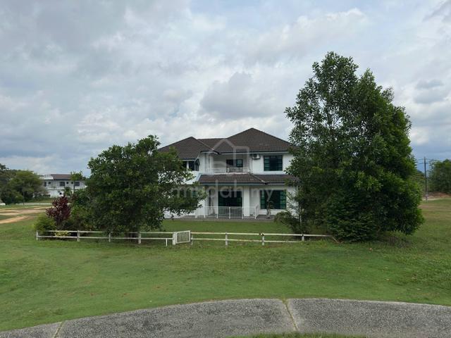 LUXURY ✅ 2 Storey Bungalow Staffield Country Resort, Mantin, Negeri 9 1