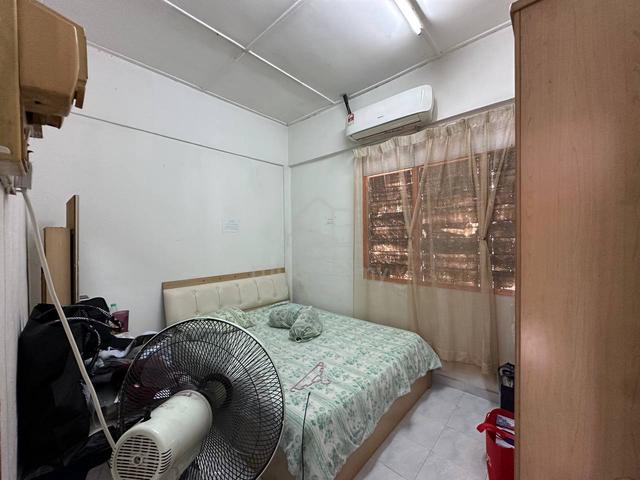 Flat Taman Perling 4