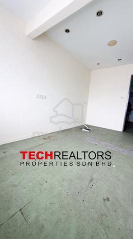For Rent @ Island Glades, Greenlane | Strategic Area 槟城黄金地段一楼店面/办公室 1