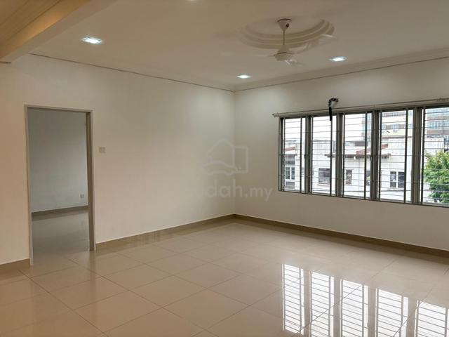 Taman Saga Emas 1
