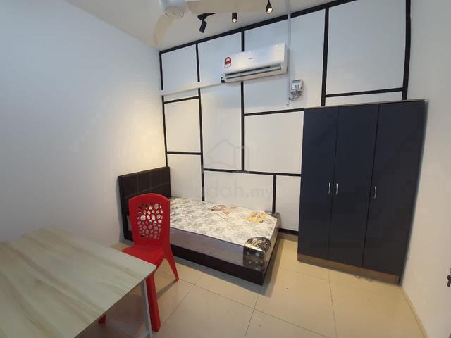 (Last Female room) Suriamas Condominium Bandar Sunway Zero Deposit 1