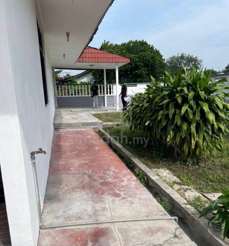 Below market full loan Johor Jaya corner 1