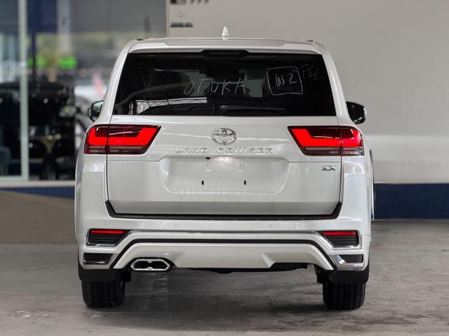 2025 Toyota LANDCRUISER 300 3.4 ZX (A) - 4