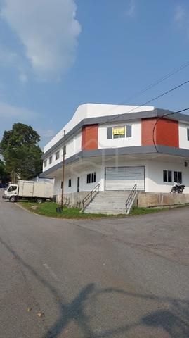 Hidden gem & prime location 1