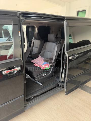 2016 Toyota VOXY 2.0 ZS (A) - 5