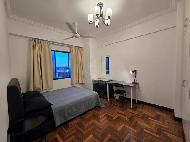 Middle Room For Rent in Bukit Bintang KL (1 Working Professional Only) 1