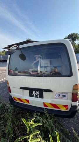2001 Toyota HIACE 3.0 (M) - 2