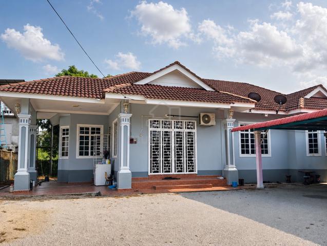 Kelantan Tanah Merah Freehold Bungalow House For Sale 1