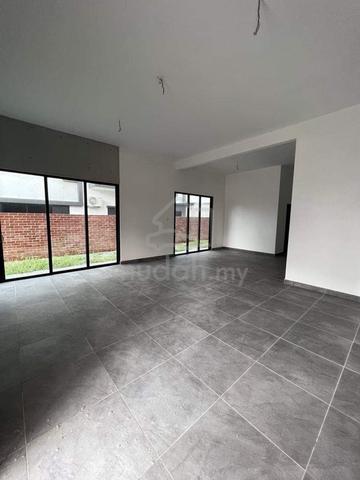 Kulai Taman Tropika Cluster 24x65+10ft extra land Near Kulai Toll 2