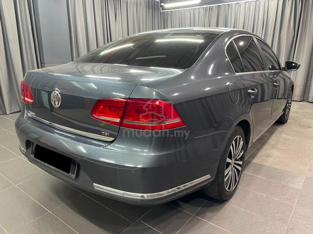 2011 Volkswagen Passat 1.8 TSI (A) Sedan - 4