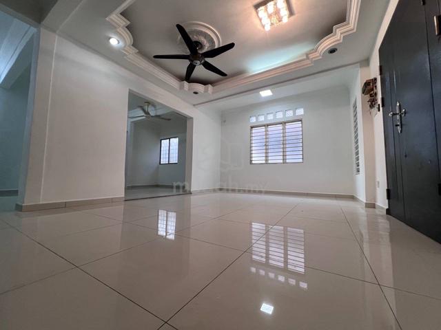 End lot‼️Renovated💥 Double Storey Puchong Perdana, Puchong 1
