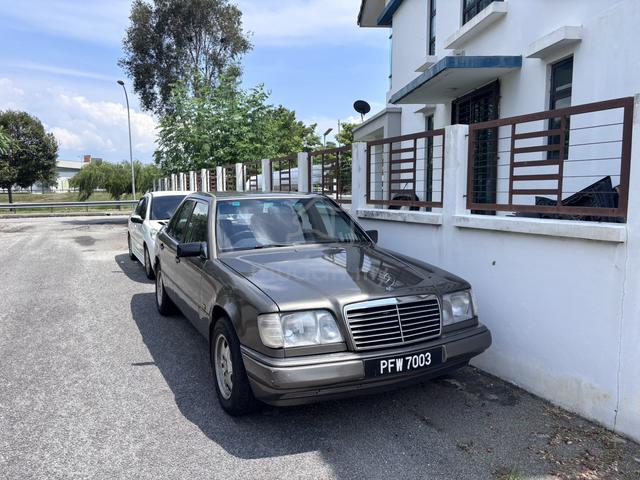 1989/1992 MERCEDES BENZ 230E Twin Chain M102 - 1