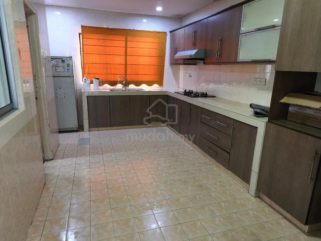 Botanic Angsana Klang 2 Storey With Partially Furnished For Rent 1