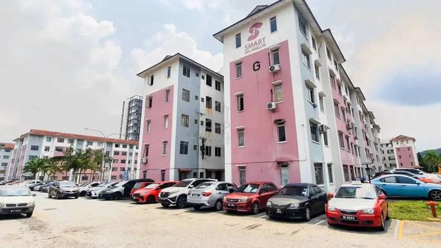 Megah Villa Apartments 1