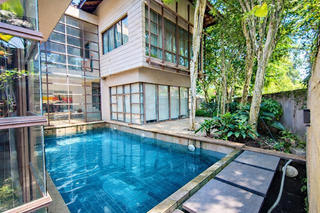 BANYAN CLOSE Bukit Mahkota Bangi, 2 STOREY BUNGALOW with Swimming Pool 1