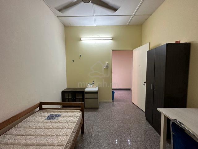Medium room, Landed house (Jalan Ipoh) 1