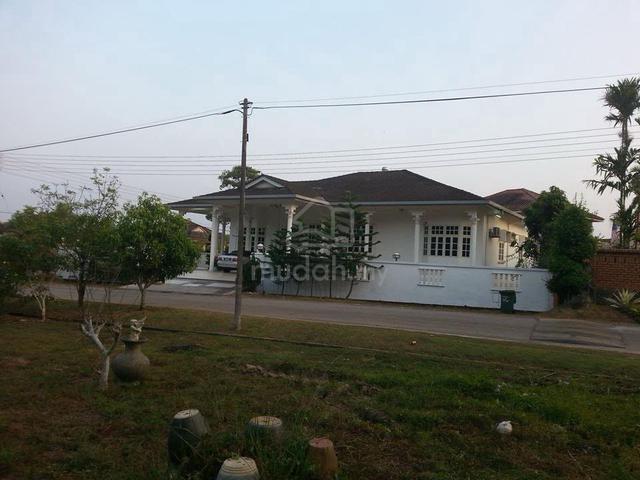 Banglo Kelab Cinta Sayang 1