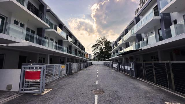Tierra Residence | New 3 Storey Terrace House G&G |Sungai Ara |Penang 1