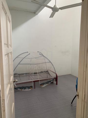 Immediate room-mate - FEMALE ONLY 1