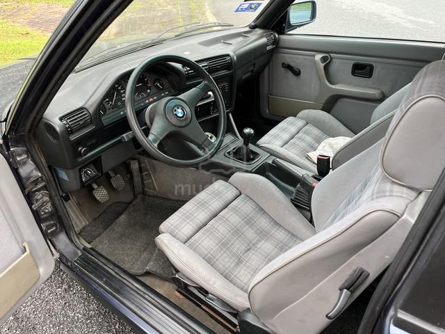 BMW 318is LHD coupe - 1990 - 4