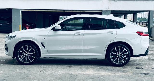 2020 BMW X4 M SPORT 360 Carplay Harmon Kardon HUD - 3