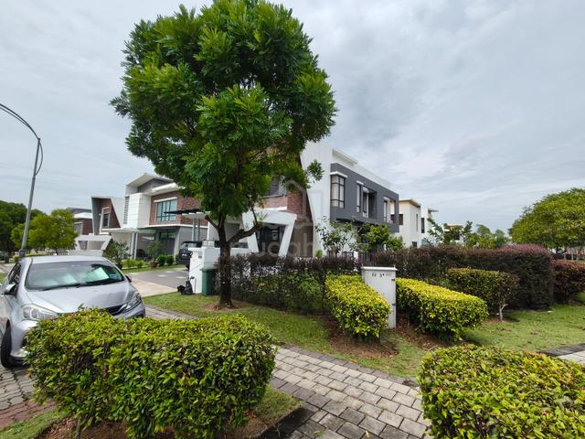 2sty spacious corner bungalow tralas setia ecohill semenyih selangor 1