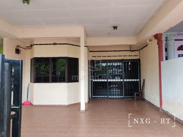 Fully Renovated & Extended Double Storey House @ Taman Cempaka Banting 1