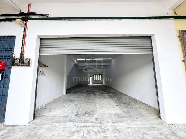 Kedai sewa facing mainroad Api-Api, Pontian 1