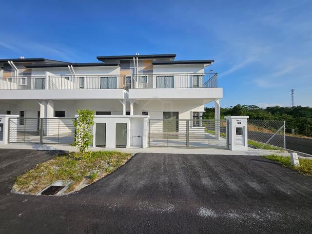 [NEW]  BALCONY BESAR JALAN KEBUN KOTA KEMUNING SHAH ALAM RIMBAYU [lrt] 1
