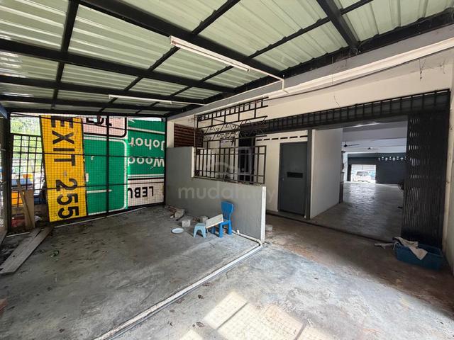 Rent: 3 Storey Shop Office Jalan Sri Perkasa Taman Tampoi Indah 1