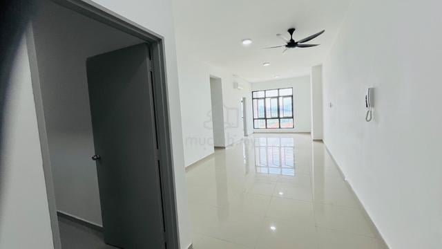 The Louvre @ Country Heights 1